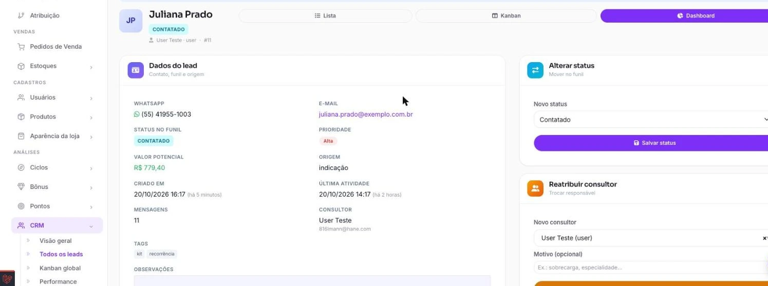 Ficha de um lead no admin, com WhatsApp, e-mail, etapa do funil, prioridade, valor potencial, origem, datas de criação e última atividade, consultor responsável, tags, e os painéis de alterar status e reatribuir consultor.